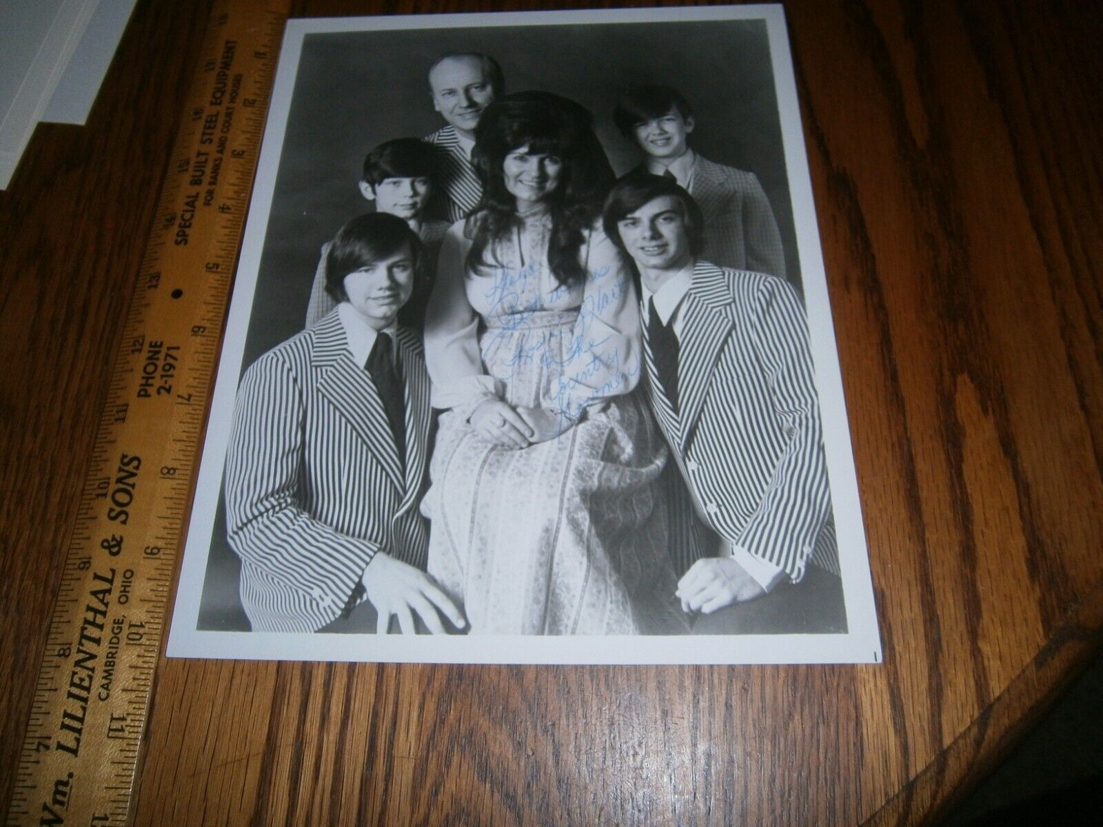 VINTAGE 8 X 10 GLOSSY B & W PRINT ROSIE J HART & COUNTRY SHOWMEN AUTOGRAPHED