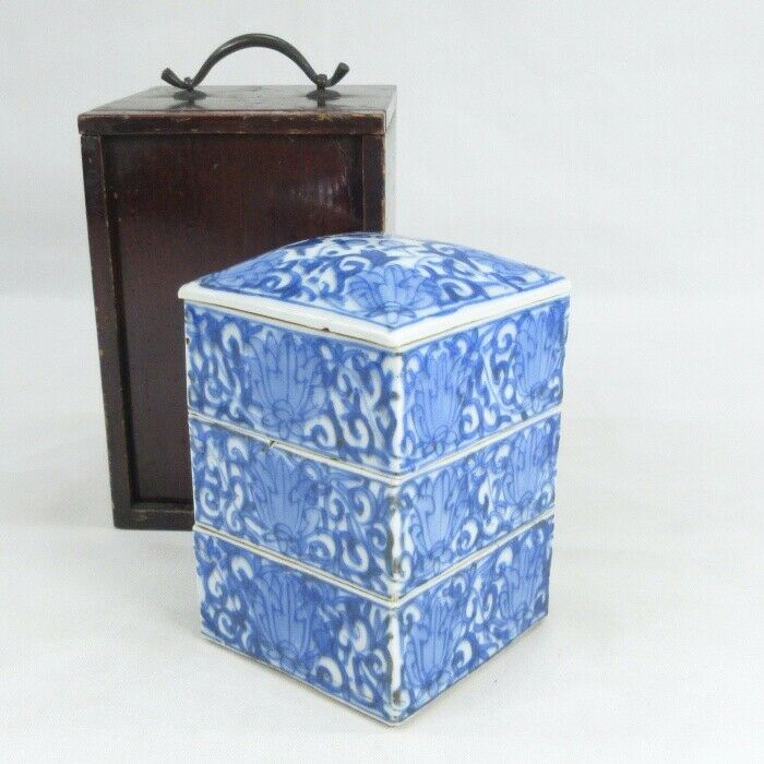 D0573 Japanese DANJU tiered food bowls of OLD KO-IMARI blue-and-white porcelain
